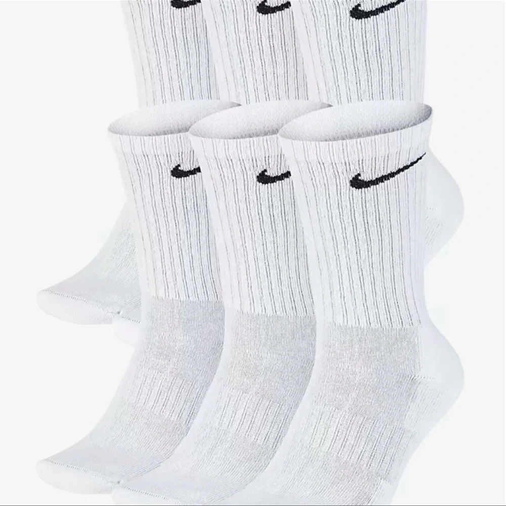 NIKE 
Training Crew Socks (3 Pairs)
Nike Everyday Cushioned - Picture 6 of 12